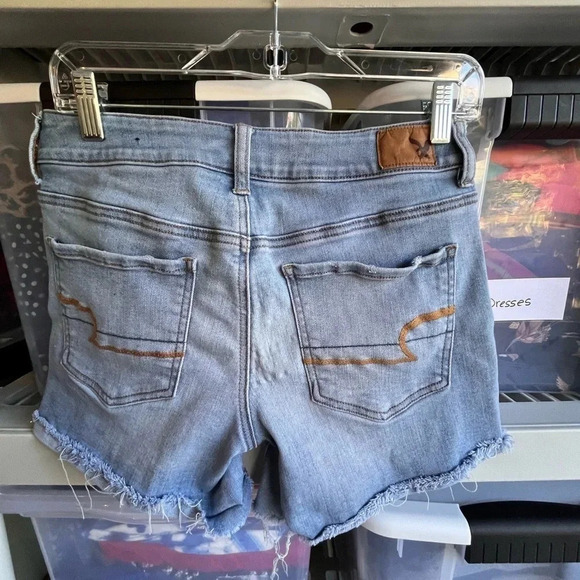 American Eagle Shorts - Size 8 - Picture 4 of 4